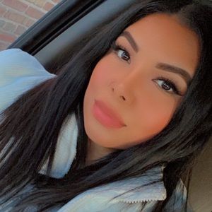 Meet your Posher, Mariela